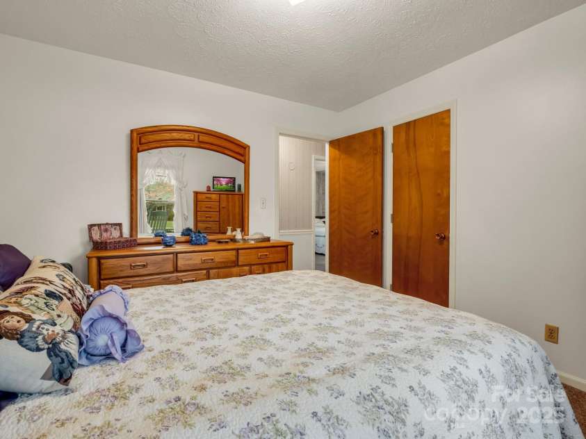 1309 Briarcliff Road, Shelby, NC 28152.  MLS# CAR4244726, YatesRealty ID 10089. 