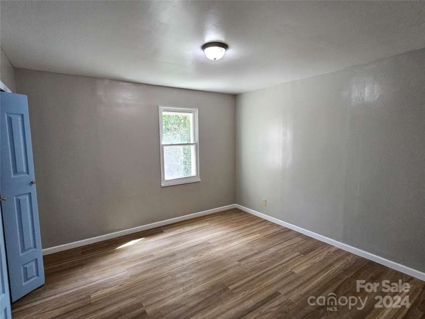 145 33rd Street, Hickory, NC 28602.  MLS# CAR4188655, YatesRealty ID 1009. 