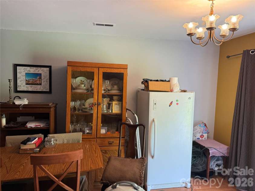 6000 Crosswood Court, Charlotte, NC 28215.  MLS# CAR4333384, YatesRealty ID 1009. 