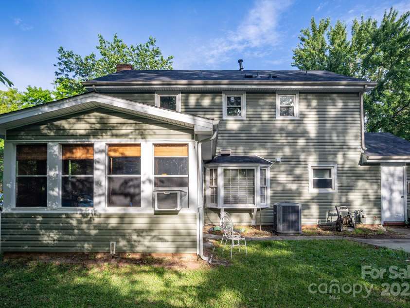 9801 Kent Village Drive, Charlotte, NC 28269.  MLS# CAR4252245, YatesRealty ID 10090. 