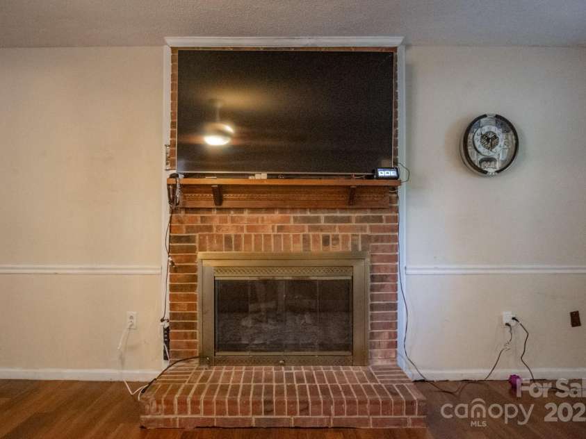 9801 Kent Village Drive, Charlotte, NC 28269.  MLS# CAR4252245, YatesRealty ID 10090. 
