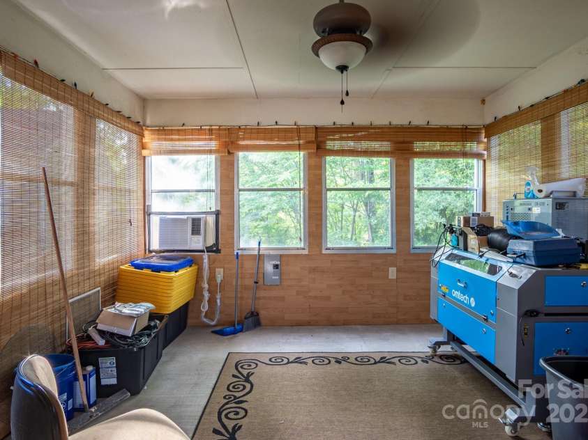 9801 Kent Village Drive, Charlotte, NC 28269.  MLS# CAR4252245, YatesRealty ID 10090. Sunroom