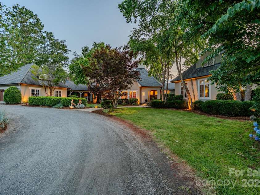 650 Golf Course Road, Columbus, NC 28722.  MLS# CAR4277544, YatesRealty ID 10094. 