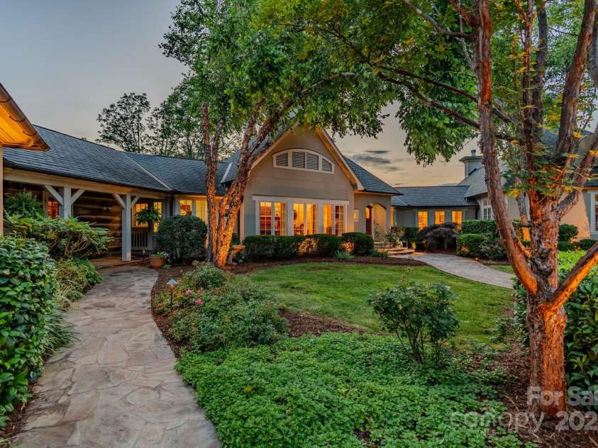 650 Golf Course Road, Columbus, NC 28722.  MLS# CAR4277544, YatesRealty ID 10094. 