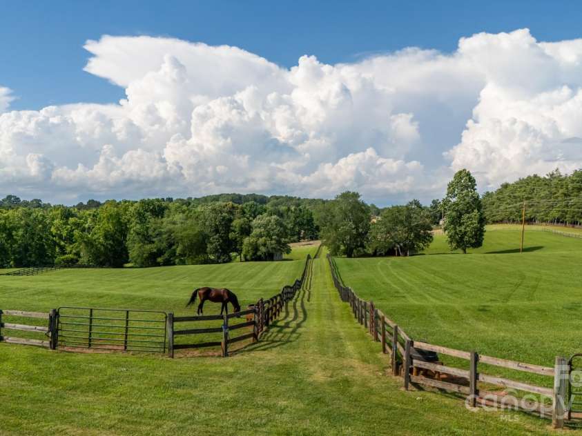 650 Golf Course Road, Columbus, NC 28722.  MLS# CAR4277544, YatesRealty ID 10094. 