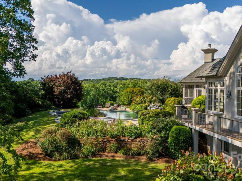 650 Golf Course Road, Columbus, NC 28722.  MLS# CAR4277544, YatesRealty ID 10094. 