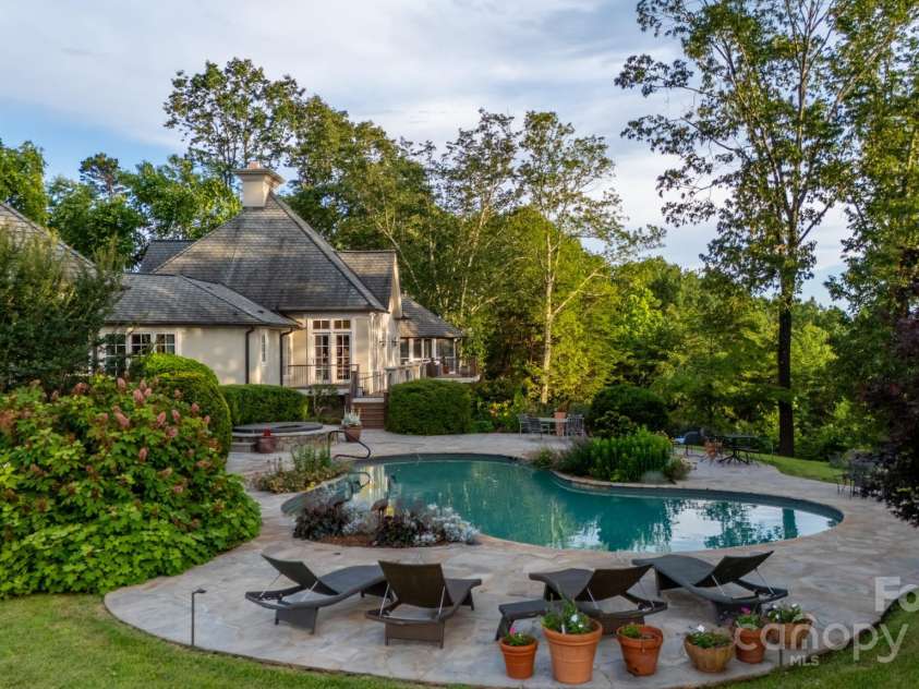 650 Golf Course Road, Columbus, NC 28722.  MLS# CAR4277544, YatesRealty ID 10094. 