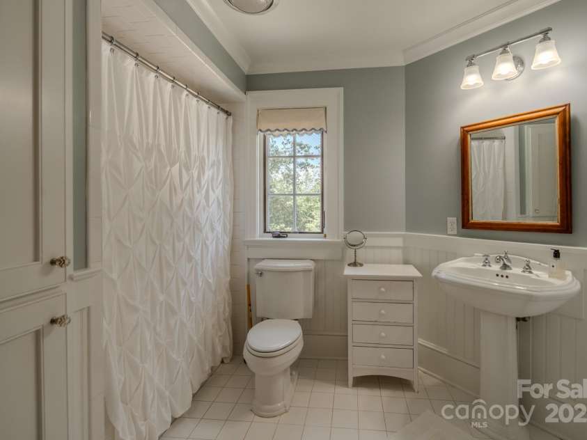 650 Golf Course Road, Columbus, NC 28722.  MLS# CAR4277544, YatesRealty ID 10094. 