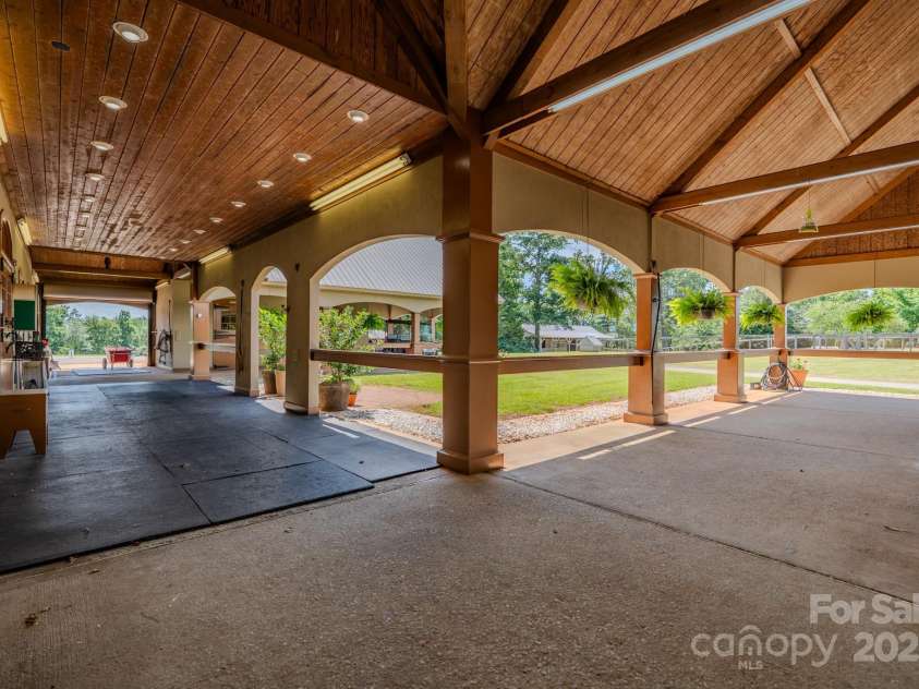 650 Golf Course Road, Columbus, NC 28722.  MLS# CAR4277544, YatesRealty ID 10094. 