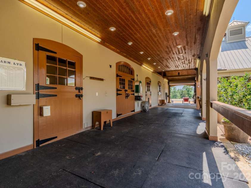 650 Golf Course Road, Columbus, NC 28722.  MLS# CAR4277544, YatesRealty ID 10094. 