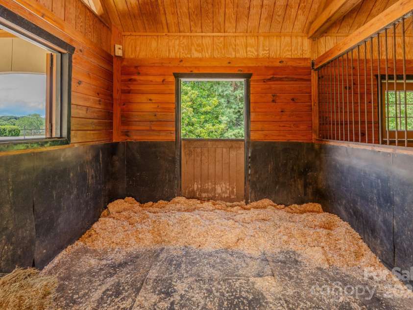 650 Golf Course Road, Columbus, NC 28722.  MLS# CAR4277544, YatesRealty ID 10094. 