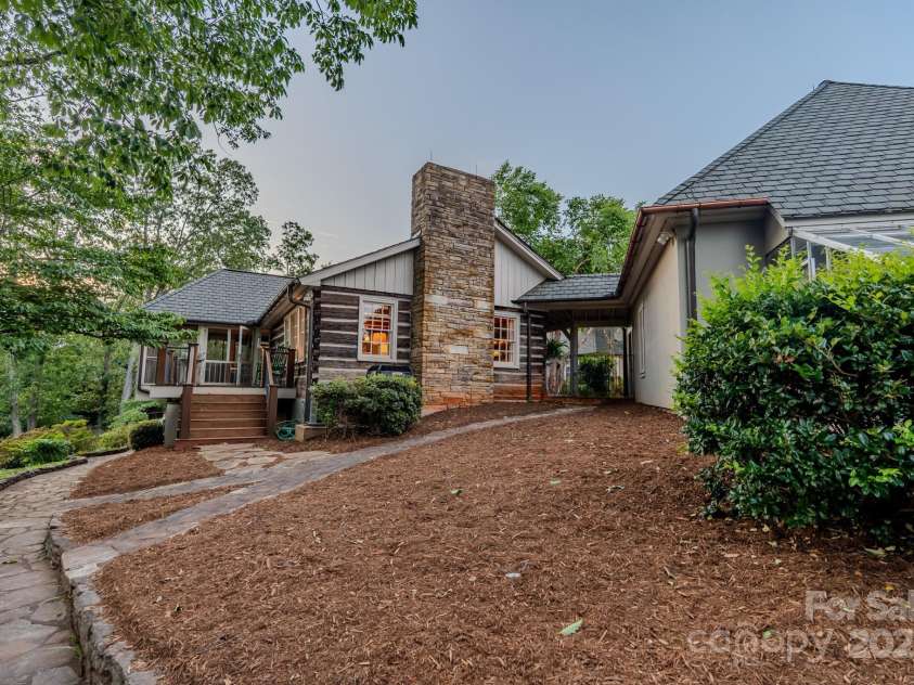 650 Golf Course Road, Columbus, NC 28722.  MLS# CAR4277544, YatesRealty ID 10094. 