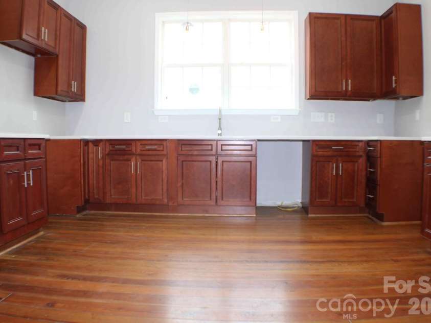128 College Street, Chester, SC 29706.  MLS# CAR4345939, YatesRealty ID 10095. 
