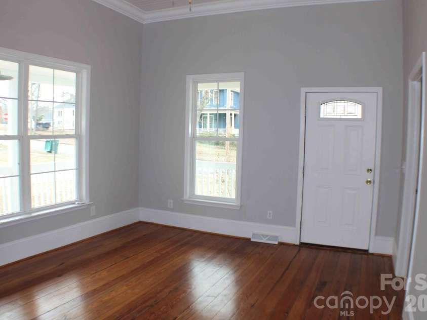 128 College Street, Chester, SC 29706.  MLS# CAR4345939, YatesRealty ID 10095. 