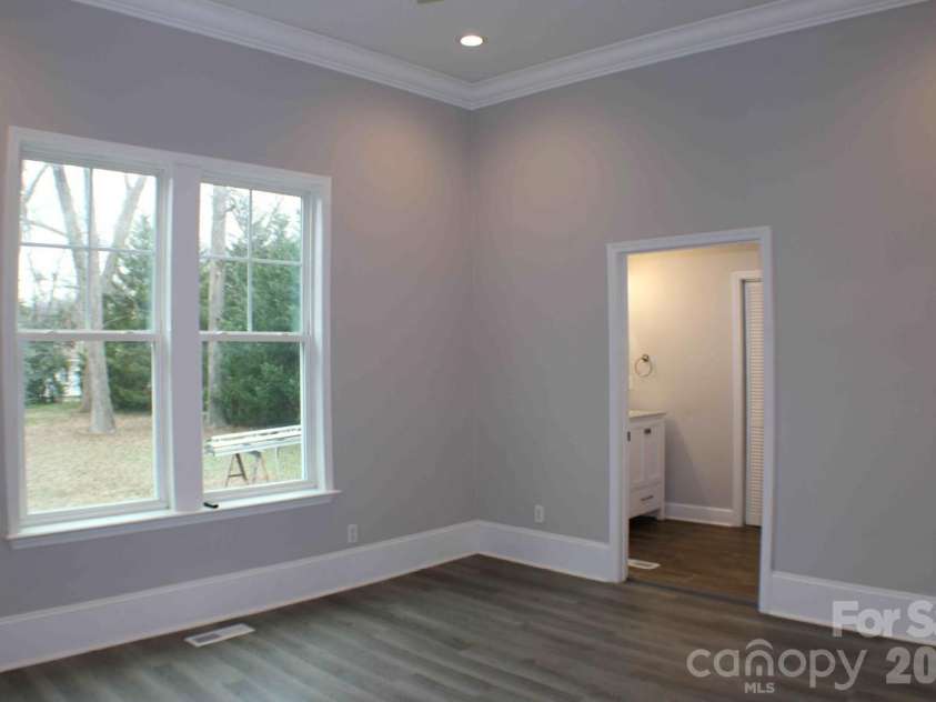 128 College Street, Chester, SC 29706.  MLS# CAR4345939, YatesRealty ID 10095. 