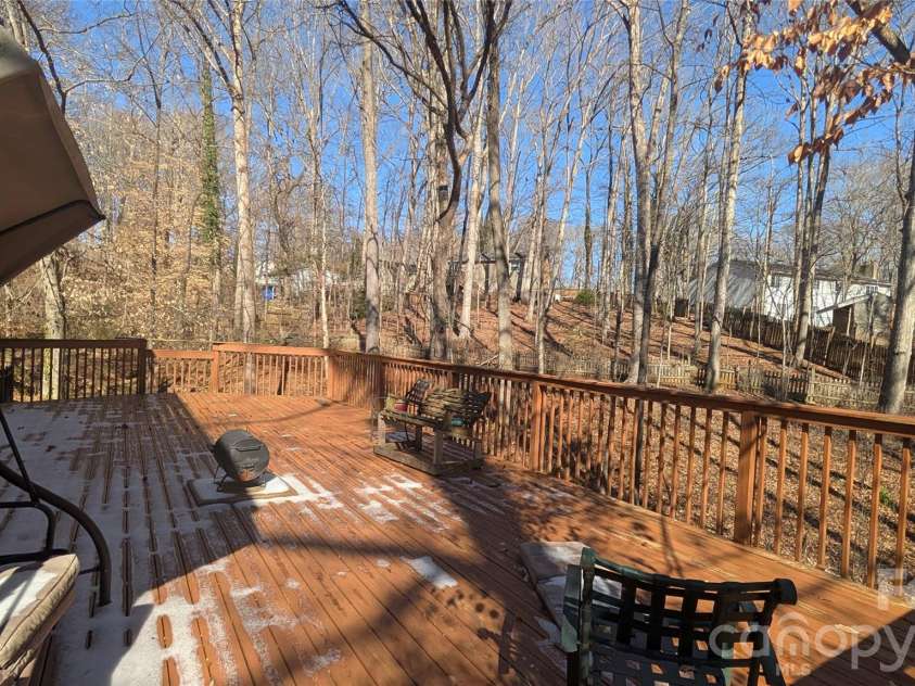8443 Shiredale Lane, Charlotte, NC 28212.  MLS# CAR4331657, YatesRealty ID 10096. Deck