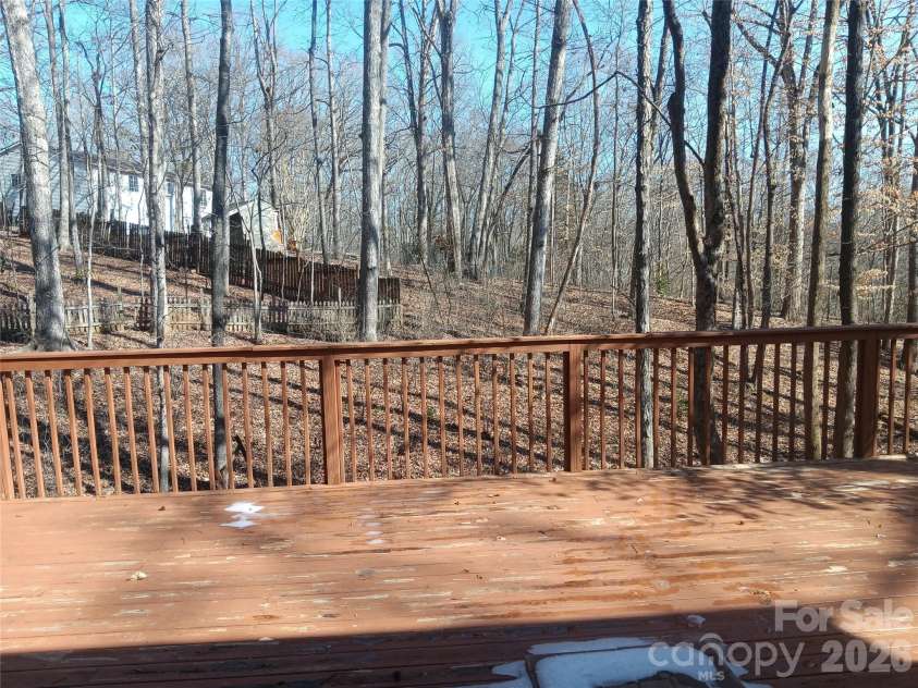 8443 Shiredale Lane, Charlotte, NC 28212.  MLS# CAR4331657, YatesRealty ID 10096. Deck showing back Yard view