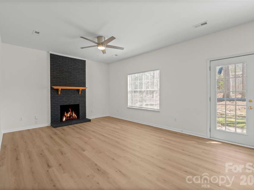 6107 Park Hill Road, Charlotte, NC 28277.  MLS# CAR4344994, YatesRealty ID 10097. 