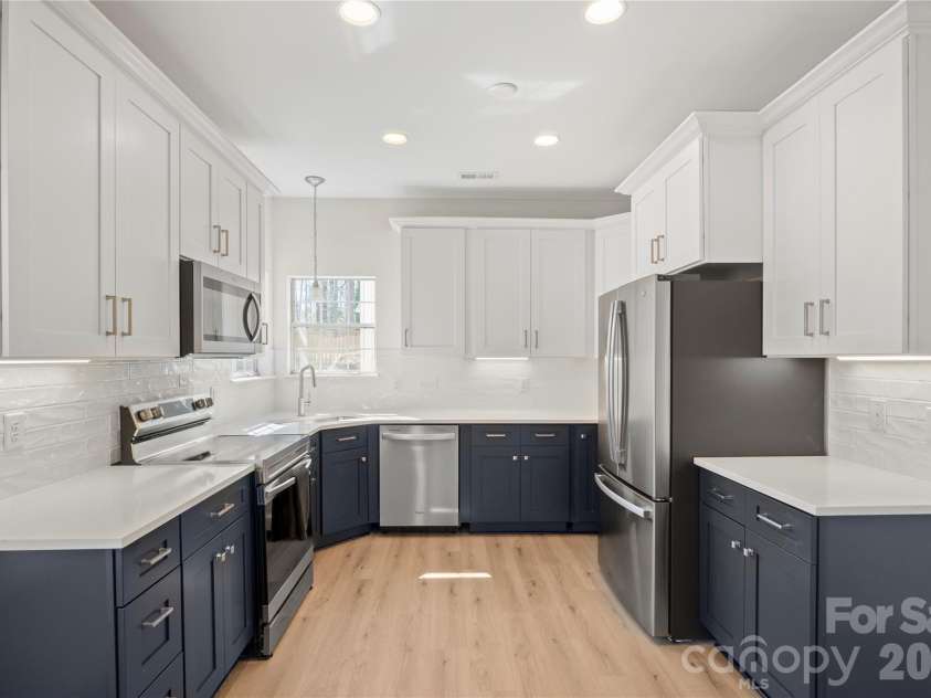 6107 Park Hill Road, Charlotte, NC 28277.  MLS# CAR4344994, YatesRealty ID 10097. 