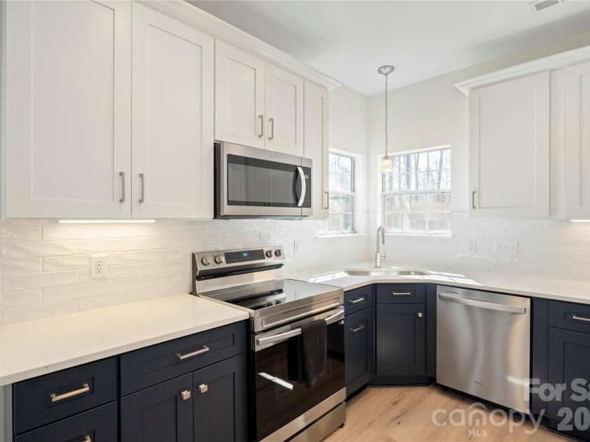 6107 Park Hill Road, Charlotte, NC 28277.  MLS# CAR4344994, YatesRealty ID 10097. 