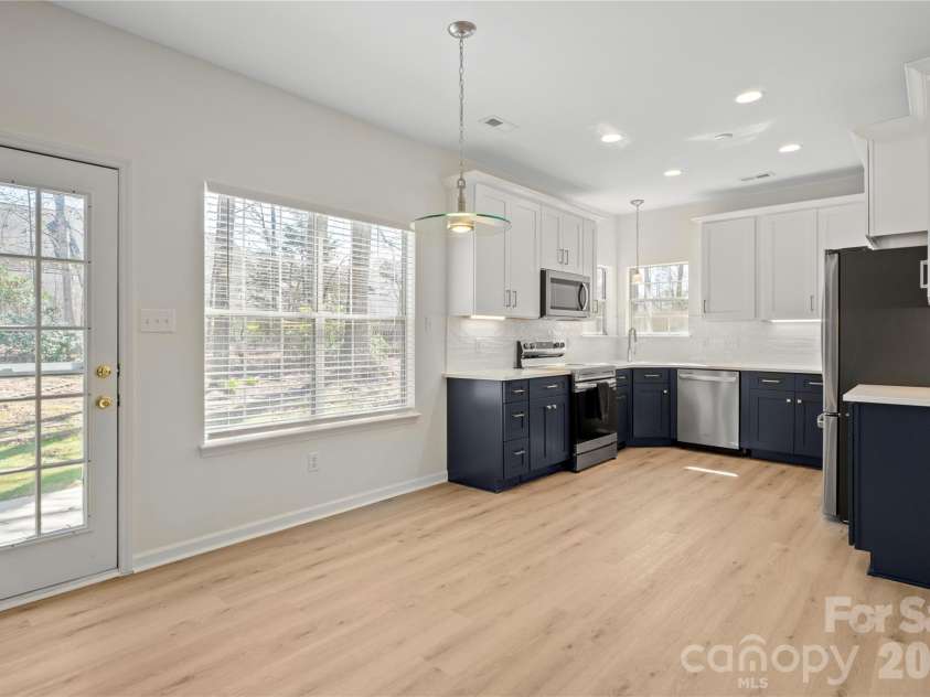 6107 Park Hill Road, Charlotte, NC 28277.  MLS# CAR4344994, YatesRealty ID 10097. 