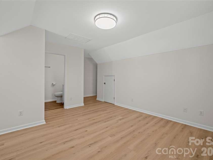 6107 Park Hill Road, Charlotte, NC 28277.  MLS# CAR4344994, YatesRealty ID 10097. 