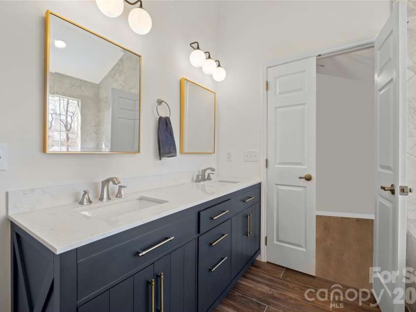 6107 Park Hill Road, Charlotte, NC 28277.  MLS# CAR4344994, YatesRealty ID 10097. 