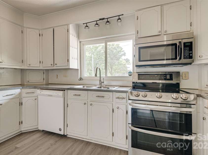 85 Myrtle Avenue, Concord, NC 28025.  MLS# CAR4253999, YatesRealty ID 10097. 