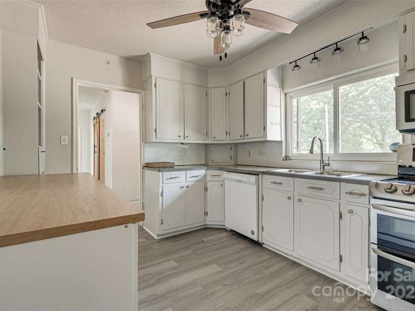 85 Myrtle Avenue, Concord, NC 28025.  MLS# CAR4253999, YatesRealty ID 10097. 