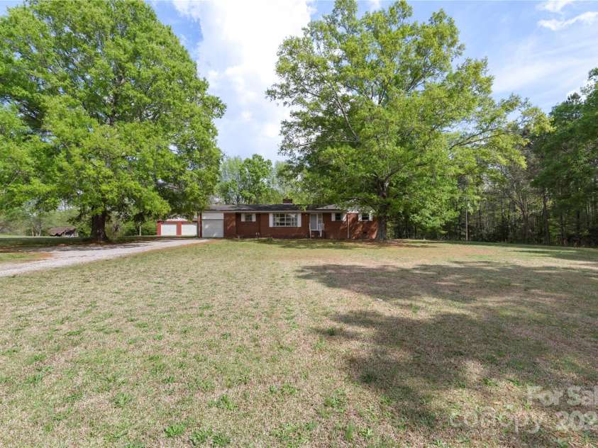 1099 Potter Road, Lancaster, SC 29720.  MLS# CAR4243884, YatesRealty ID 10098. 