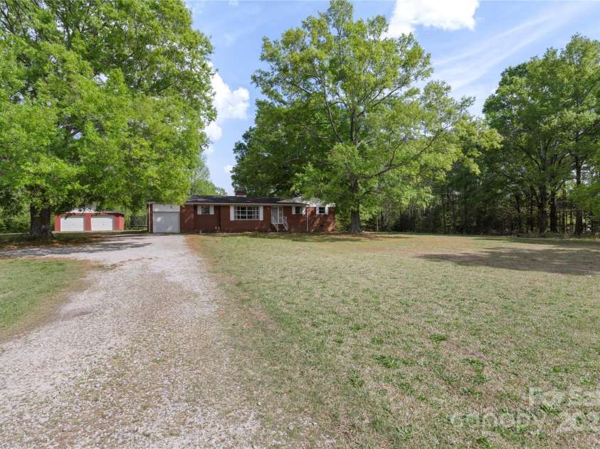 1099 Potter Road, Lancaster, SC 29720.  MLS# CAR4243884, YatesRealty ID 10098. 