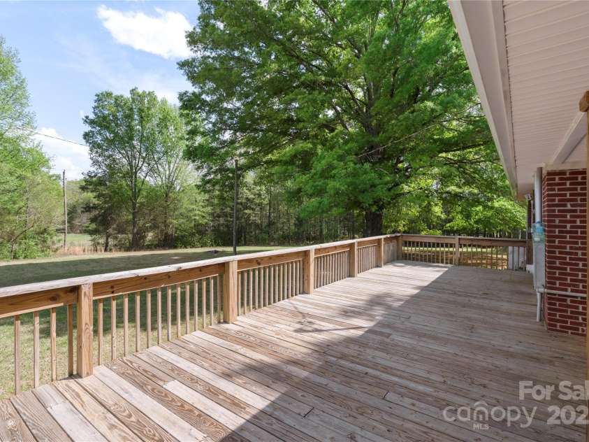 1099 Potter Road, Lancaster, SC 29720.  MLS# CAR4243884, YatesRealty ID 10098. 