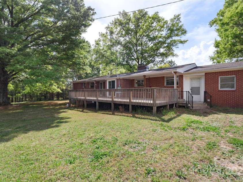 1099 Potter Road, Lancaster, SC 29720.  MLS# CAR4243884, YatesRealty ID 10098. 