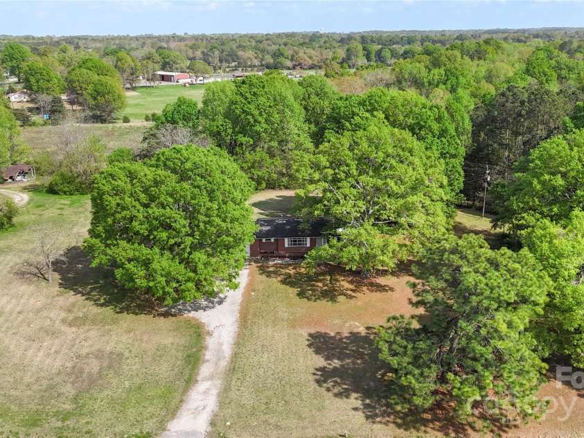 1099 Potter Road, Lancaster, SC 29720.  MLS# CAR4243884, YatesRealty ID 10098. 