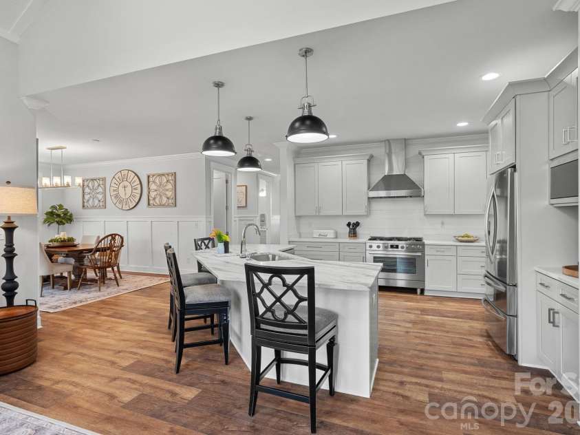860 38th Avenue, Hickory, NC 28601.  MLS# CAR4357391, YatesRealty ID 10098. 