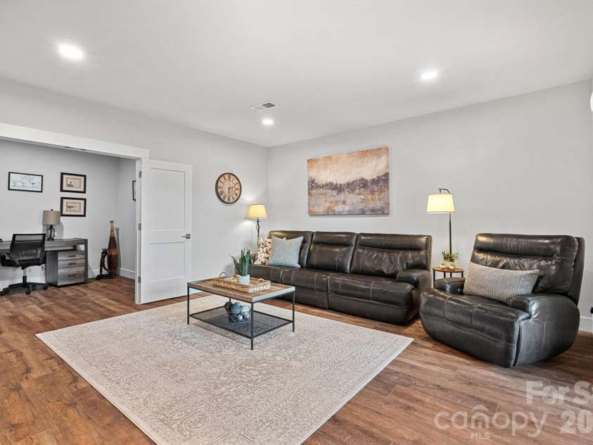 860 38th Avenue, Hickory, NC 28601.  MLS# CAR4357391, YatesRealty ID 10098. 