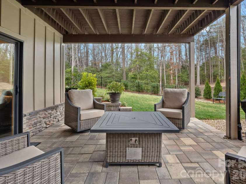 860 38th Avenue, Hickory, NC 28601.  MLS# CAR4357391, YatesRealty ID 10098. 