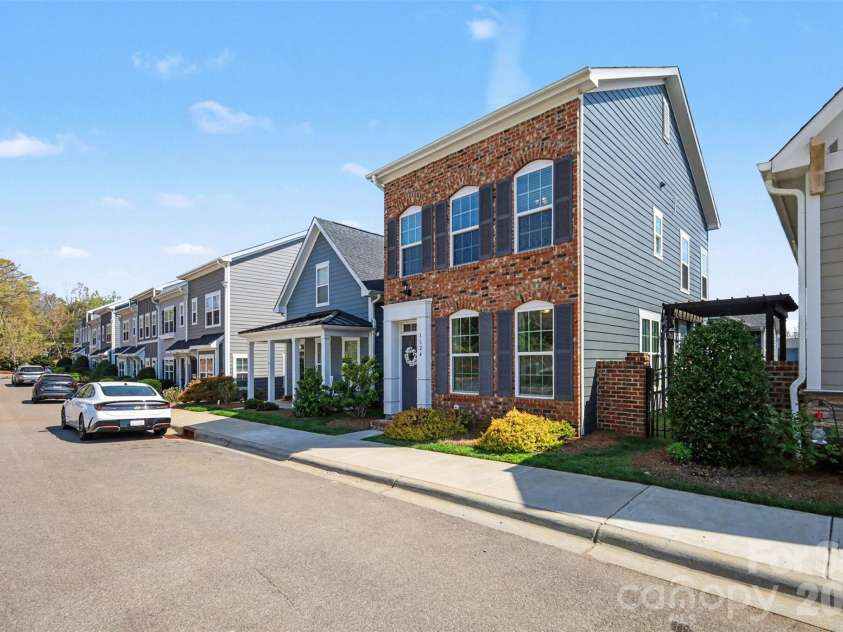 1124 Almerton Drive, Denver, NC 28037.  MLS# CAR4363503, YatesRealty ID 10099. 