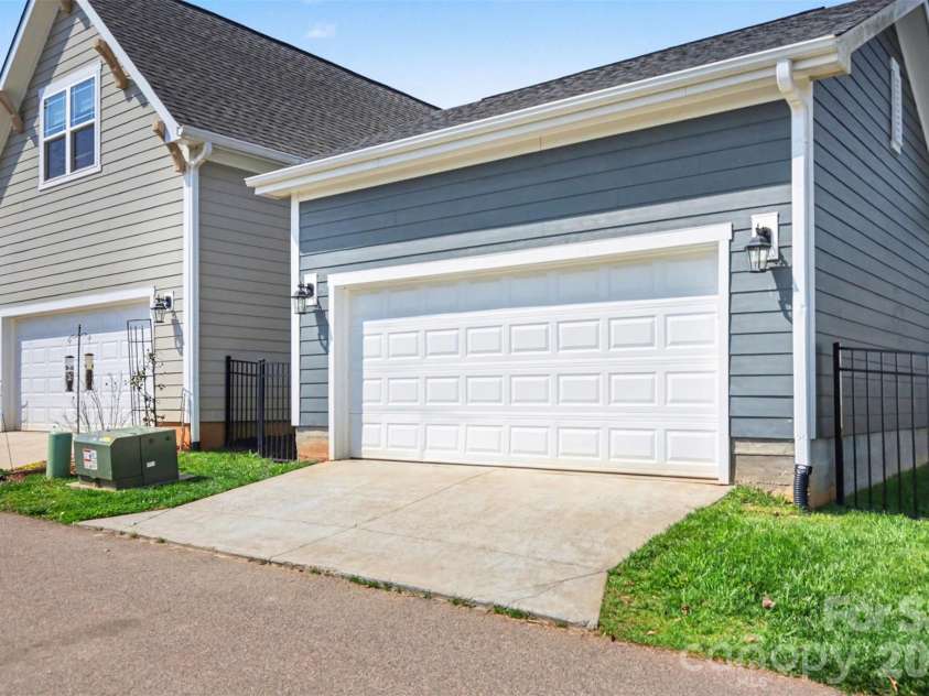 1124 Almerton Drive, Denver, NC 28037.  MLS# CAR4363503, YatesRealty ID 10099. 