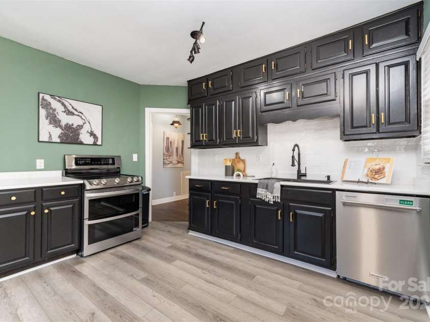 3612 The Plaza, Charlotte, NC 28205.  MLS# CAR4252499, YatesRealty ID 10099. 