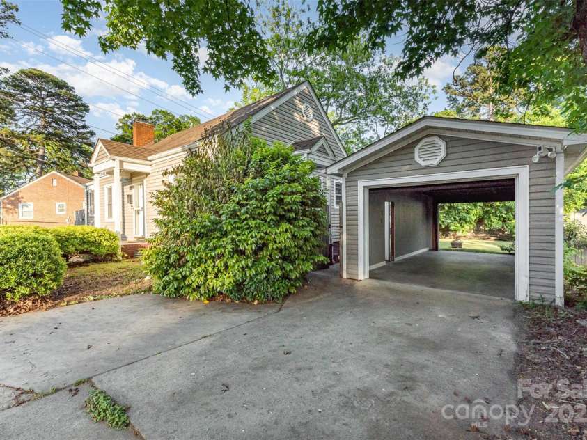 3612 The Plaza, Charlotte, NC 28205.  MLS# CAR4252499, YatesRealty ID 10099. 