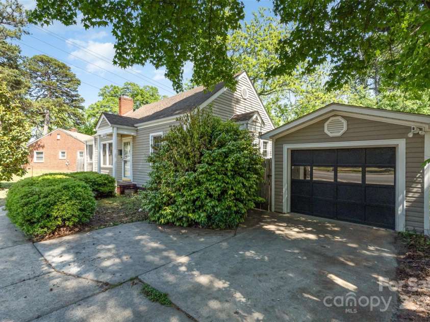 3612 The Plaza, Charlotte, NC 28205.  MLS# CAR4252499, YatesRealty ID 10099. 
