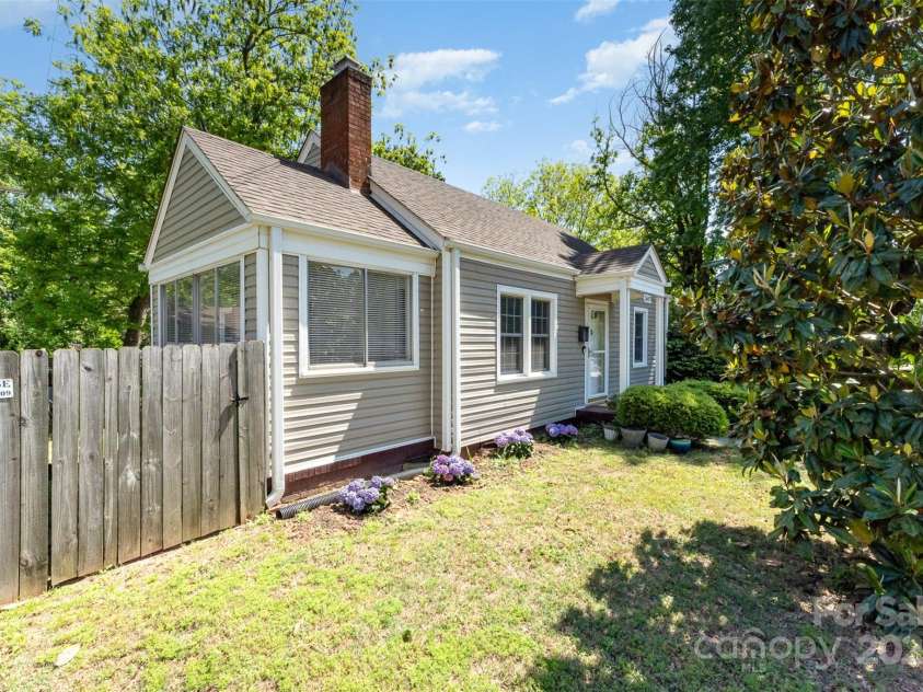 3612 The Plaza, Charlotte, NC 28205.  MLS# CAR4252499, YatesRealty ID 10099. 