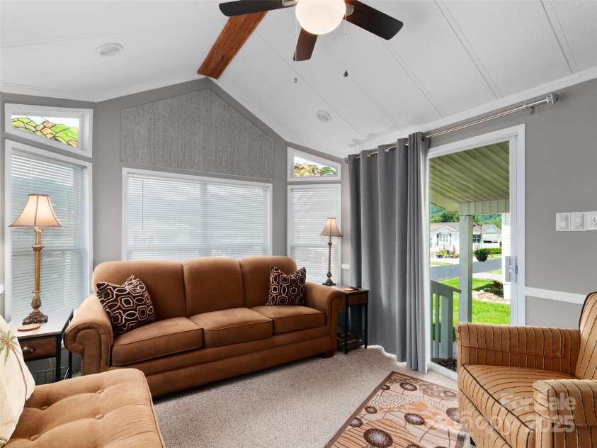 158 & 161 Summer Place Drive, Waynesville, NC 28785.  MLS# CAR4293767, YatesRealty ID 101. 