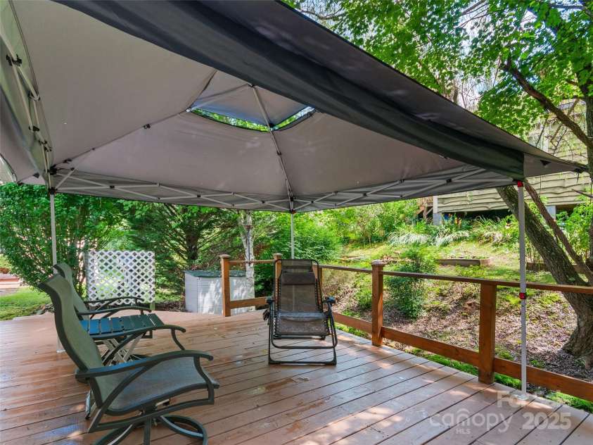 158 & 161 Summer Place Drive, Waynesville, NC 28785.  MLS# CAR4293767, YatesRealty ID 101. 