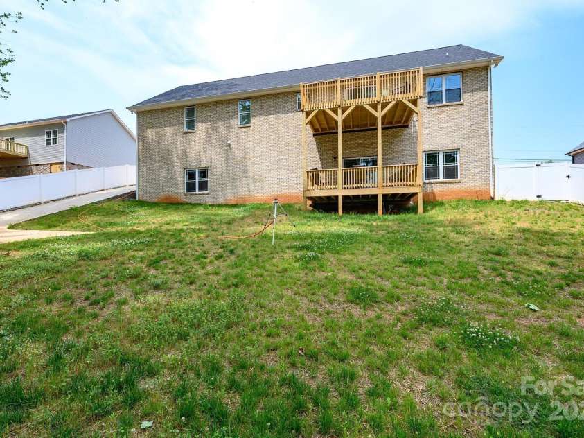 539 C Avenue, Maiden, NC 28650.  MLS# CAR4138036, YatesRealty ID 101. 