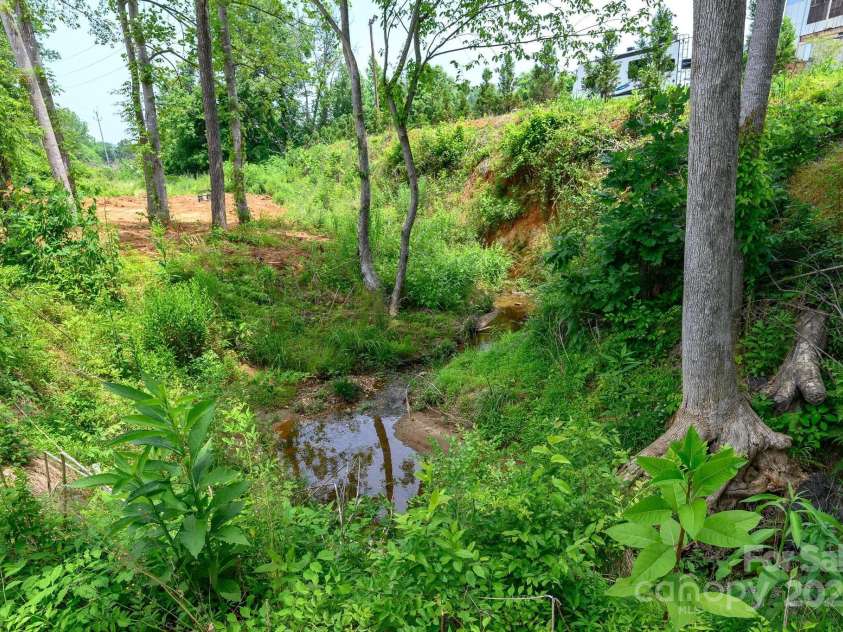 539 C Avenue, Maiden, NC 28650.  MLS# CAR4138036, YatesRealty ID 101. 