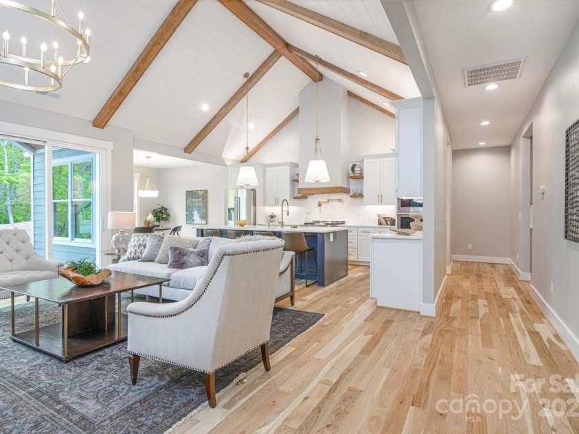 131 Dawn Mist Court, Hendersonville, NC 28791.  MLS# CAR4259597, YatesRealty ID 1010. 