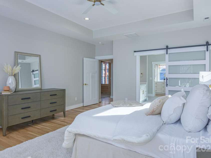 131 Dawn Mist Court, Hendersonville, NC 28791.  MLS# CAR4259597, YatesRealty ID 1010. 