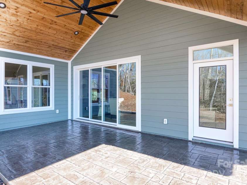 131 Dawn Mist Court, Hendersonville, NC 28791.  MLS# CAR4259597, YatesRealty ID 1010. 